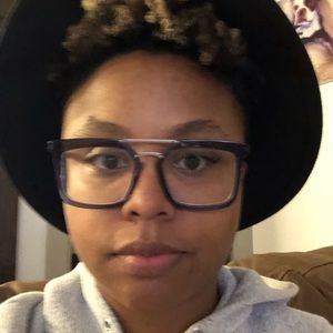 Meet your Posher, Brittni